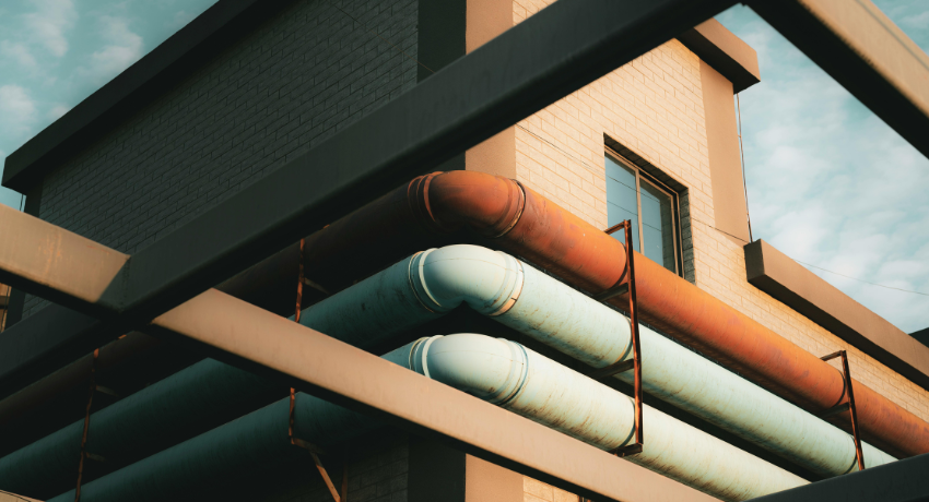 Como escolher mangueiras industriais e conexões para transferência segura de produtos